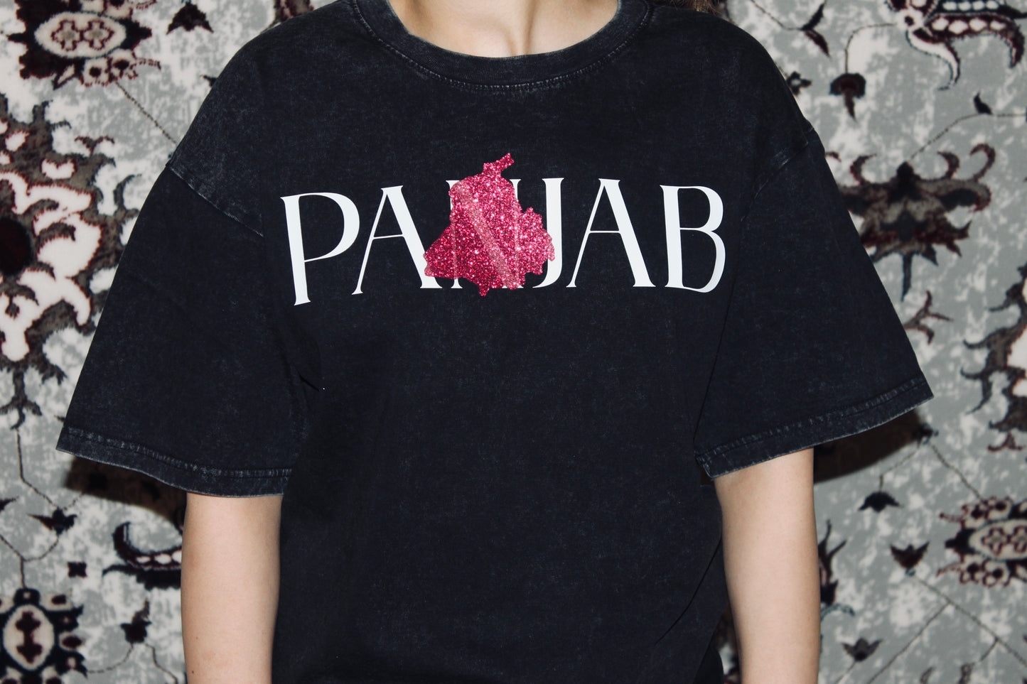 PANJAB GLITTER STAMP STONE WASHED TEE